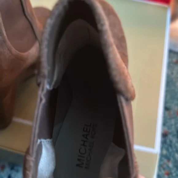 Michael Kors suede boots size 8.5 Brown. Worn one time. - Picture 11 of 13